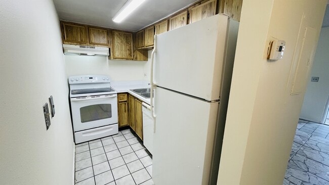 Photo - 7120 Waterside Dr Townhome