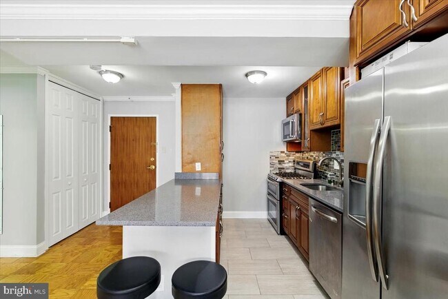Foto del edificio - 730 24th St NW