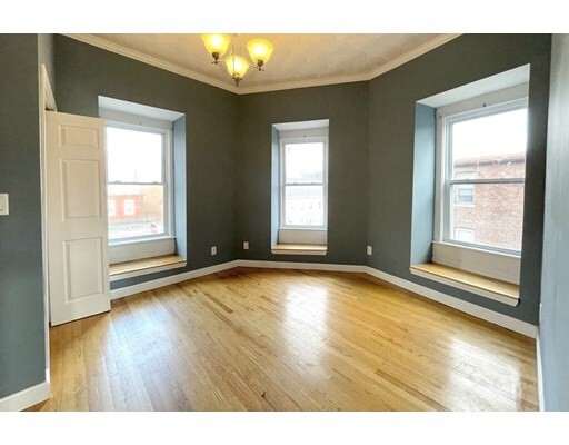 Building Photo - 1146 Cambridge St