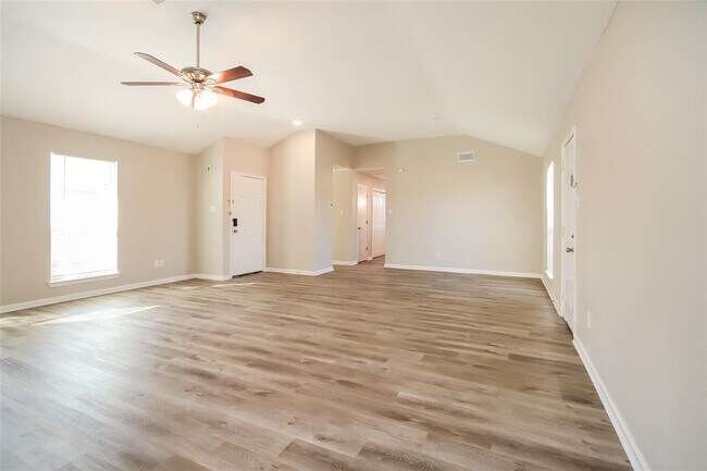 Building Photo - 1414 Twining Oaks Ln