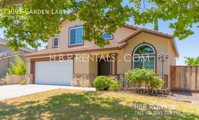 Building Photo - Tracy Three Bedroom Rental Now MOVE IN READY!