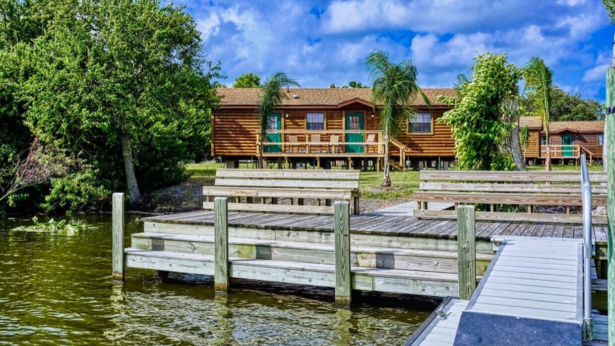Foto principal - 9753 Seminole Blvd