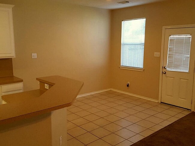 Building Photo - 111 Gallery Cove Ct