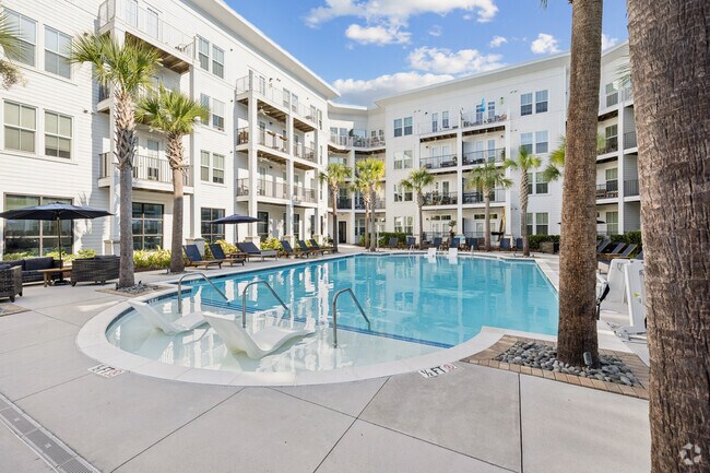 Piscina - Avalon at James Island