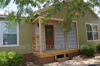 Building Photo - 215 Parsons Ln