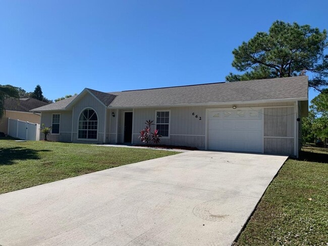 Foto del edificio - 662 Tarr Ave. SW