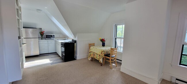 eating nook - 30 A Bowdoin St