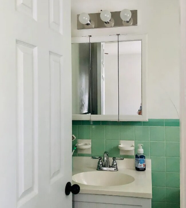 Foto del edificio - 1511 E Call St