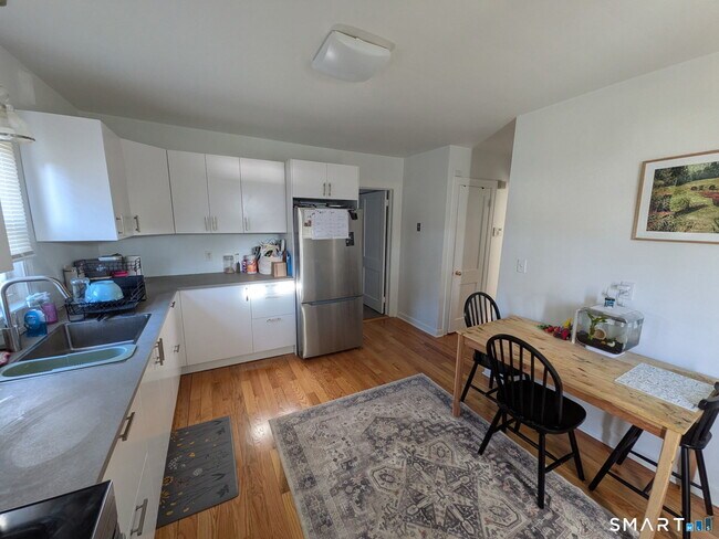 Foto del edificio - 204 Ross Rd