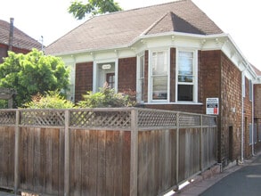 Building Photo - 2436 Ellsworth St