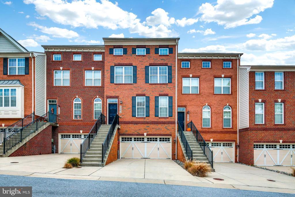 Primary Photo - 2260 Brimstone Pl
