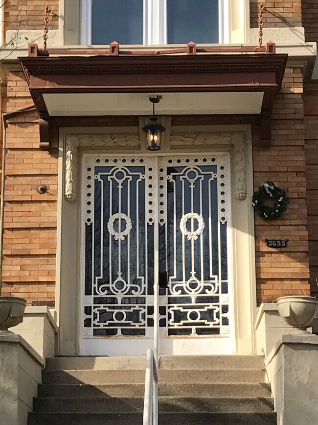 3655 Middleton Ave Unit 2, Cincinnati, OH 45220 Apartments in