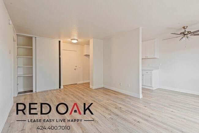 Foto del edificio - 17830 Sherman Way
