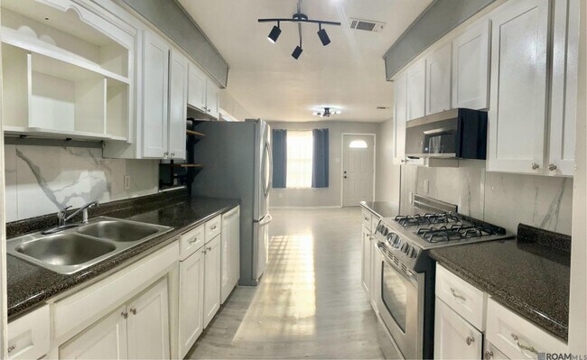 Foto del edificio - 23515 Marshall St