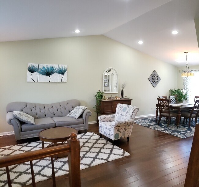 Building Photo - 1221 Goldenrod Ln