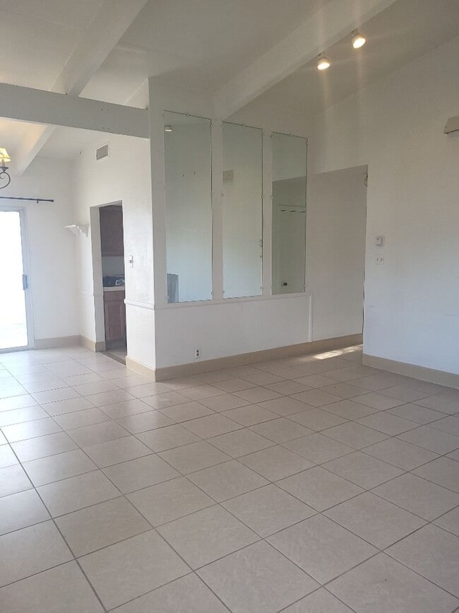 Foto del edificio - 11641 Andes St