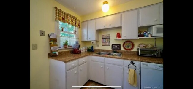 Foto del edificio - 117 Snipsic Lake Rd