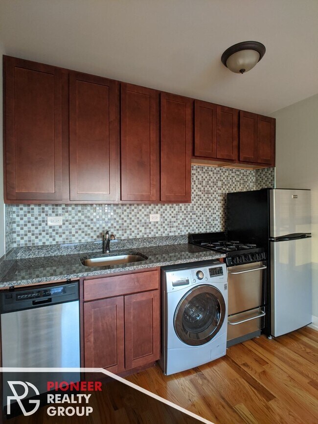 Foto del edificio - 537 W Arlington Pl