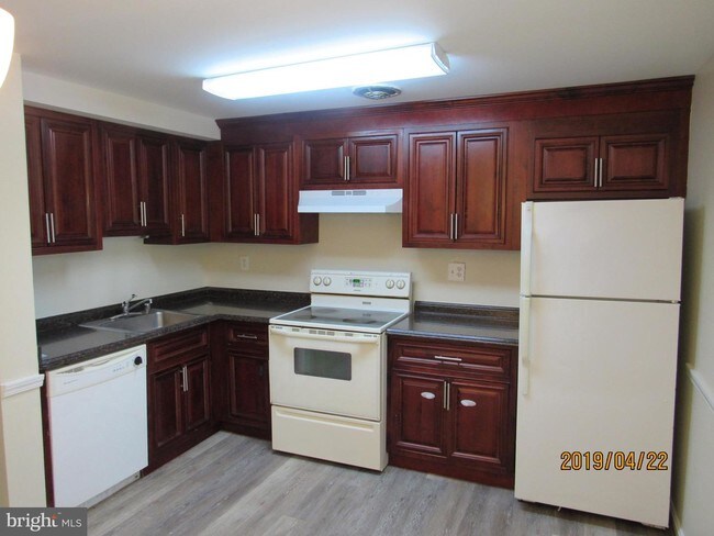 Building Photo - 21 Strath Haven Ct