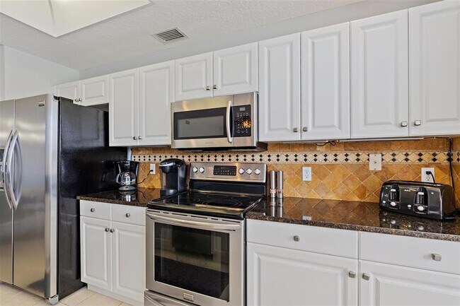 Foto del edificio - 5320 Hyland Hills Ave