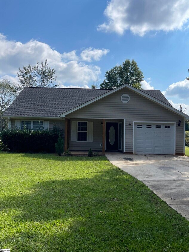 24 Thurston Rd, Taylors, SC 29687 House Rental in Taylors, SC