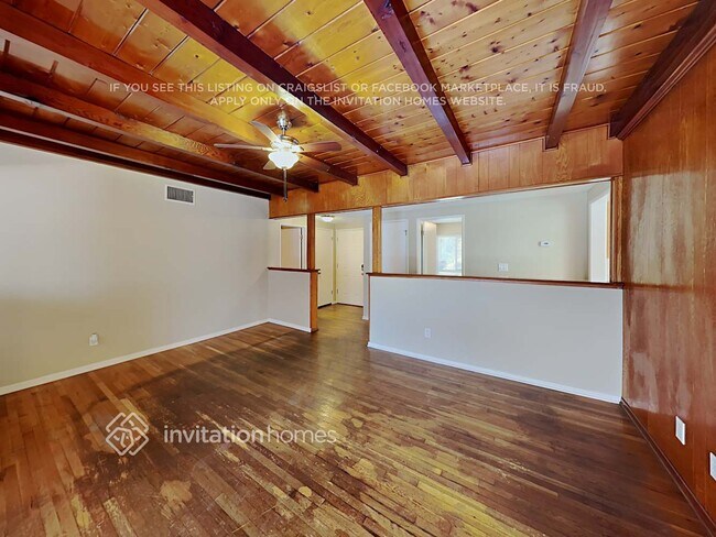 Building Photo - 14251 Minnehaha St