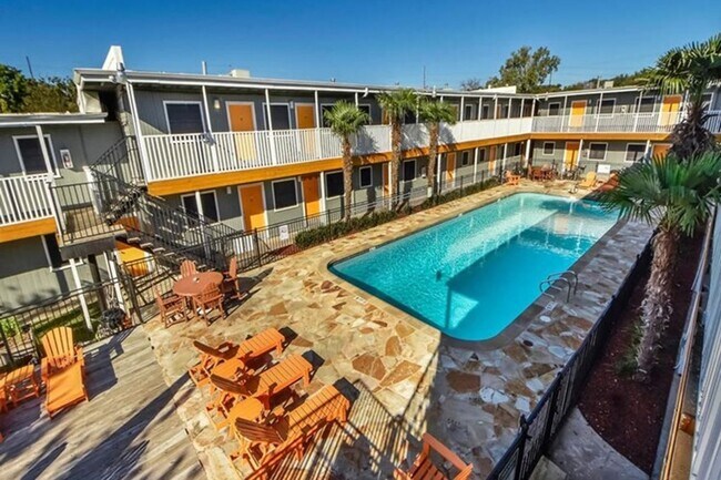Foto del edificio - Amazing 1 bedroom off Manor rd.  Central Austin at its finest