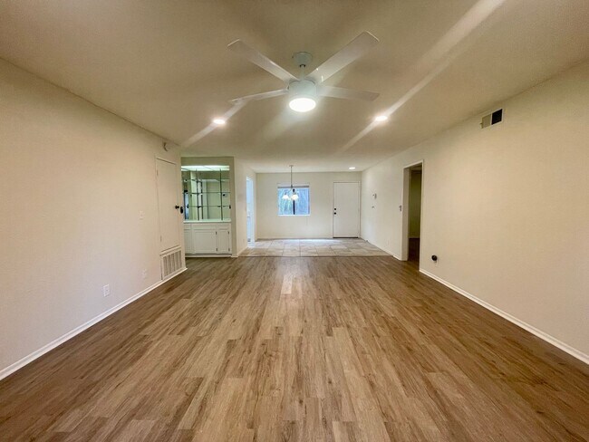 Building Photo - AVAILABLE NOW! 3 Bedroom 2 Bathroom Palm Springs Condo in Ramon Estados Gated Community