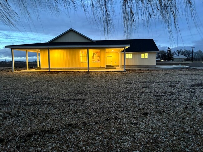 Building Photo - 5265 S 4300 W