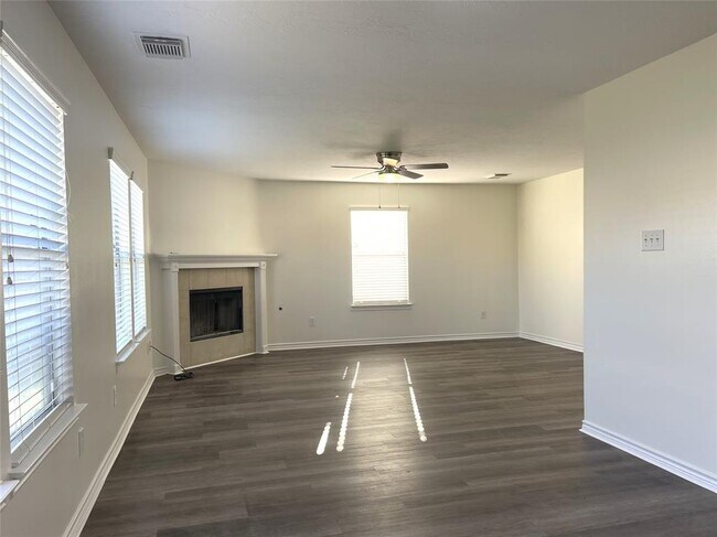 Foto del edificio - 19846 Rustic Lake Ln