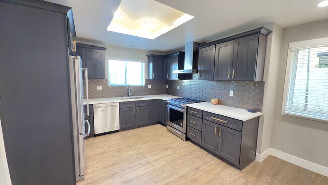 Building Photo - Spacious 4-Bedroom Home for Lease in Prime Covina Location