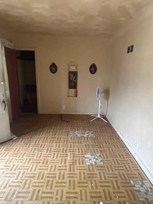 Foto del edificio - 5851 Ferris Ave