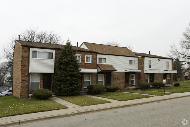 Building Photo - Countryside Townhomes