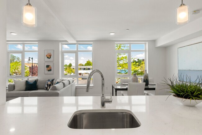Foto del edificio - 915 Bennington St