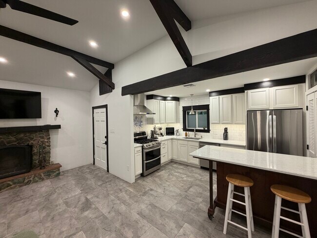 Foto del edificio - 3981 E Desmond Ln