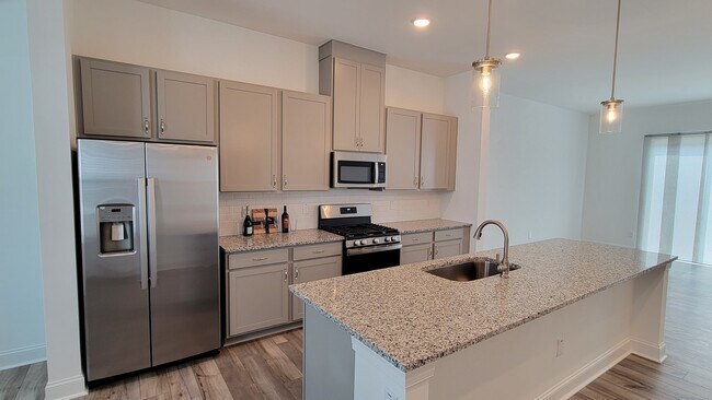 Refrigerador - 506 Village Branch Ln