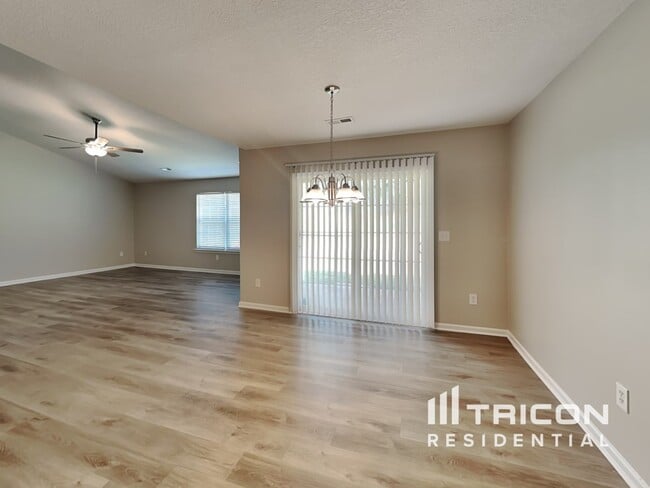 Building Photo - 20 Landing Ln