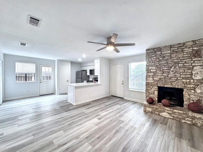Building Photo - 608 Bracewood Cir