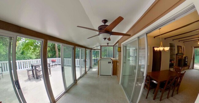 Building Photo - 3D Tour Available - Garage Parking + Sun R...