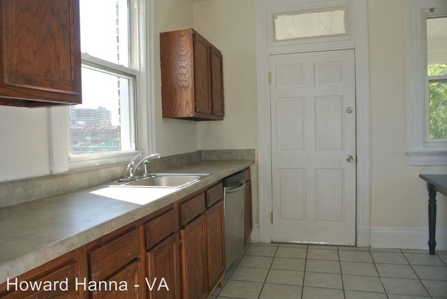 Building Photo - 921 Westover Ave
