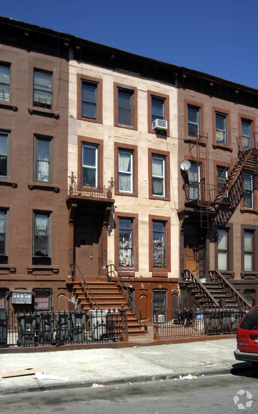 Primary Photo - 473 Kosciusko St