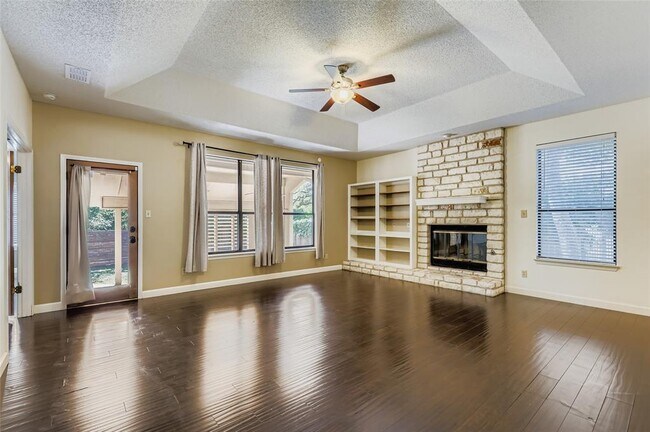 Foto del edificio - 10703 Oak View Dr