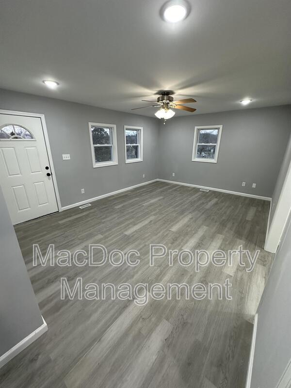 Foto del edificio - 210 Jett Dr