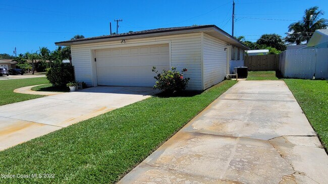 Building Photo - 1264 Seminole Dr