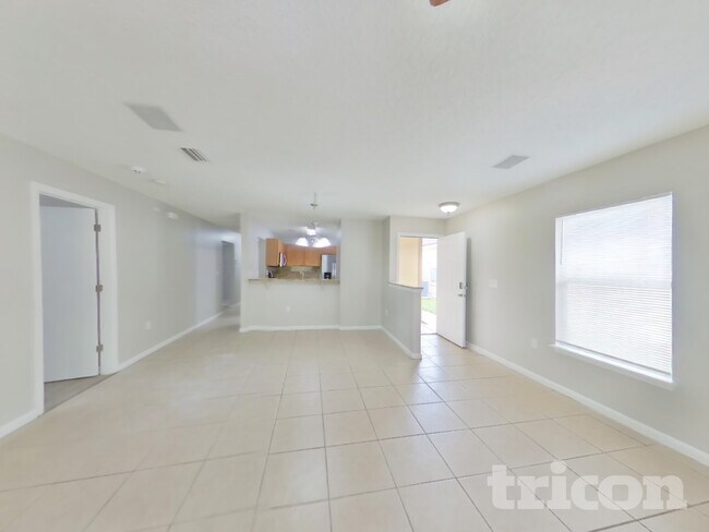 Foto del edificio - 7944 Cherry Blossom Dr S