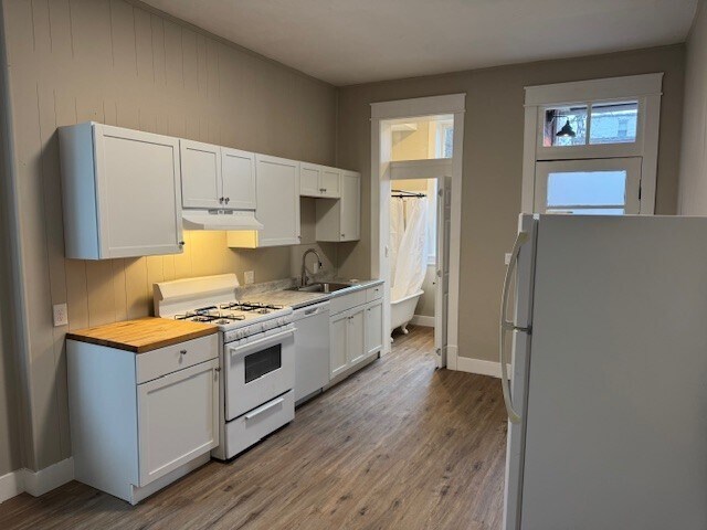 Foto del edificio - 3123 California Ave