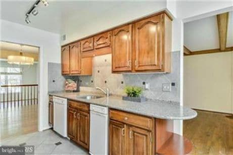 Building Photo - 5726 Brewer House Cir