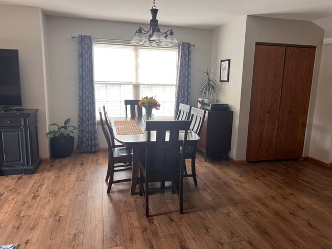 Dining Area - 824 N Clover Ln