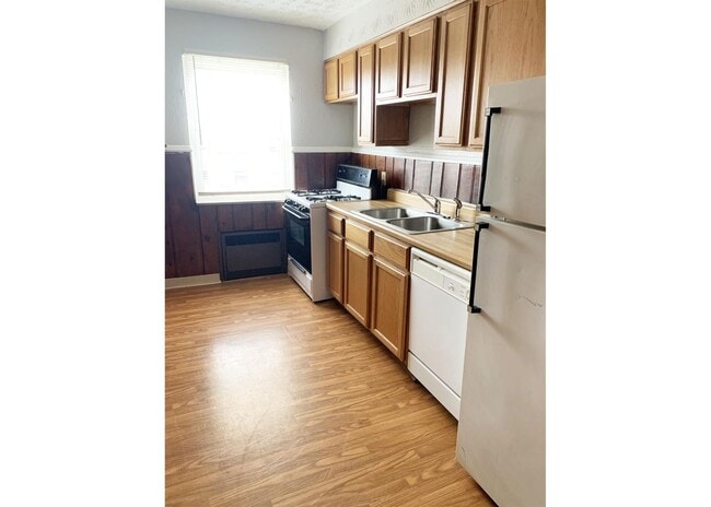 Foto del edificio - 596 Lowell Ave