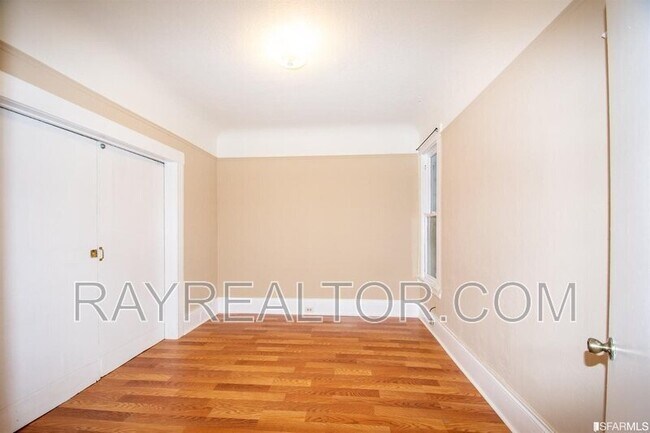 Foto del edificio - 3175 24th St